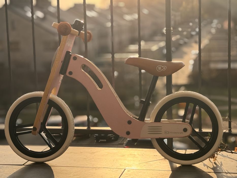 Rower jezdzik biegowka. Różowy dla dziewczynek. Kinderkraft.