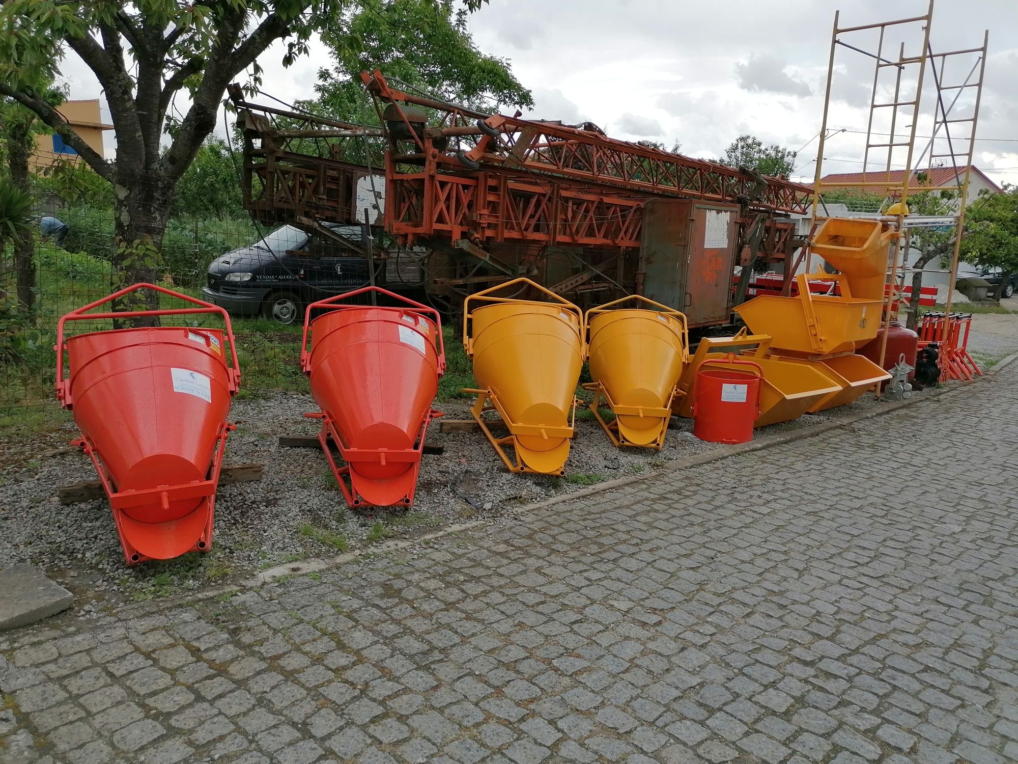 Balde de grua , porta paletes e gamelas p/grua