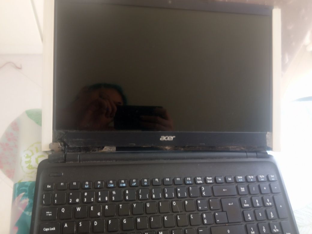 Acer Aspire E -1 522