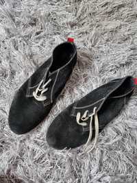 Buty skórzane trampki czarne zamszowe Decathlon sznurowane