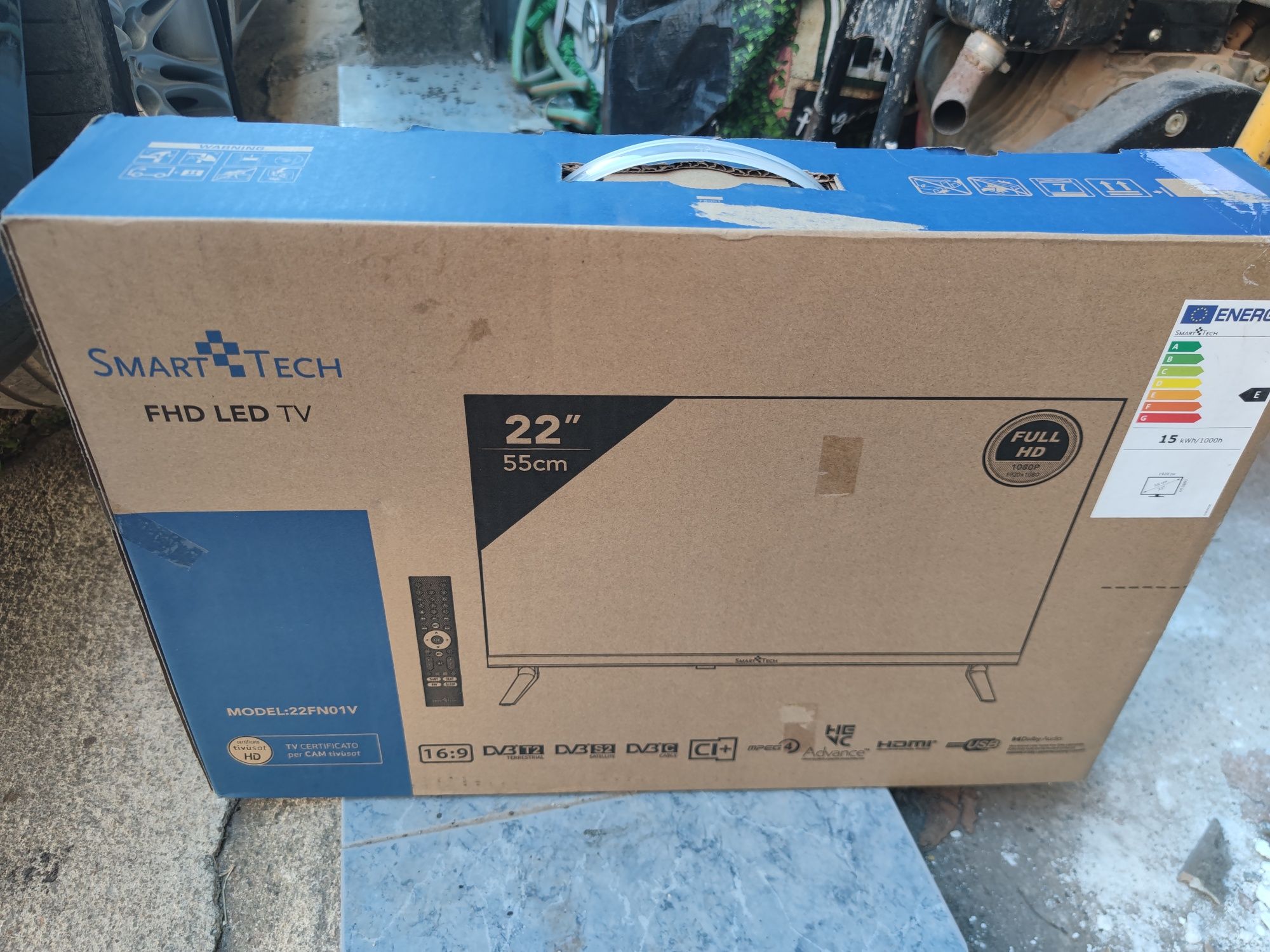 Tv Smart tech 22"