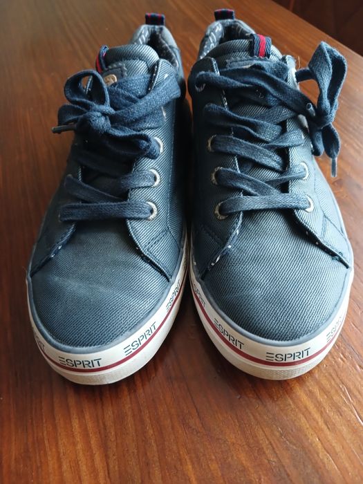 Продам демісезонне взуття