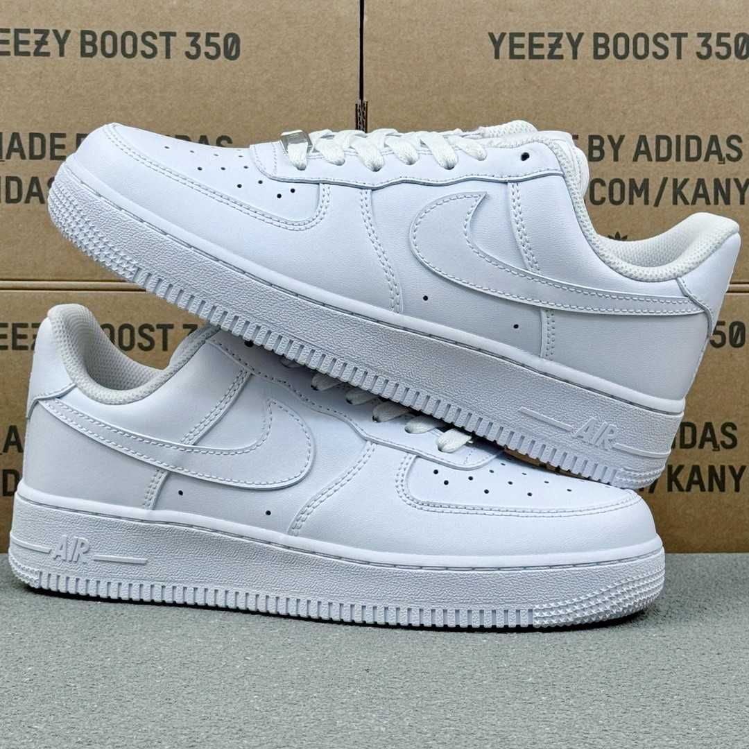 Białe Nike Air Force 1 Rozmiar 42