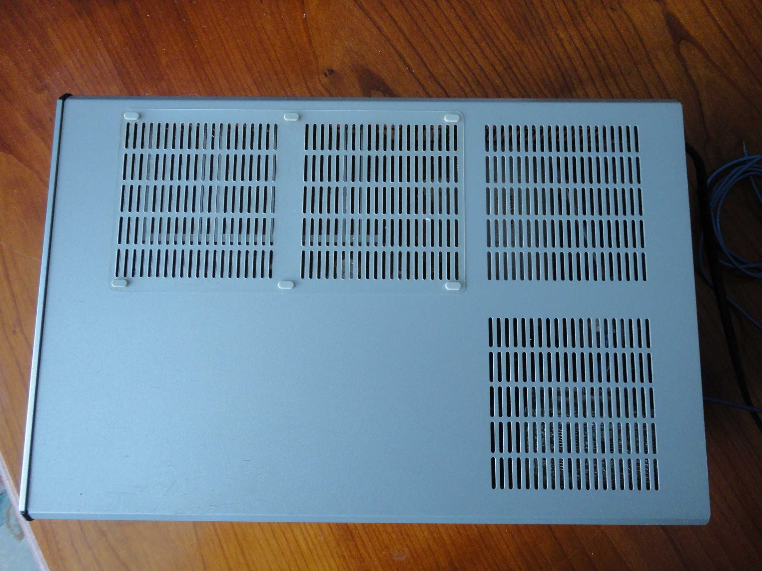Amplituner Yamaha RX-E810