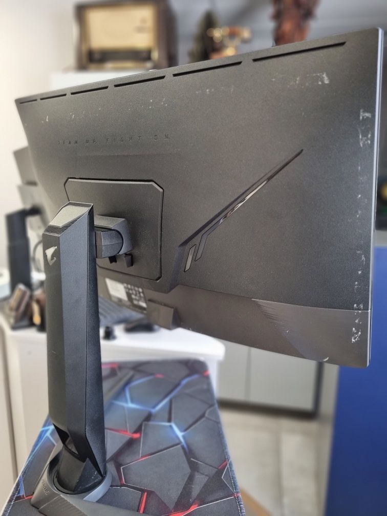Aorus CV27F- monito gamingowy 27 cali