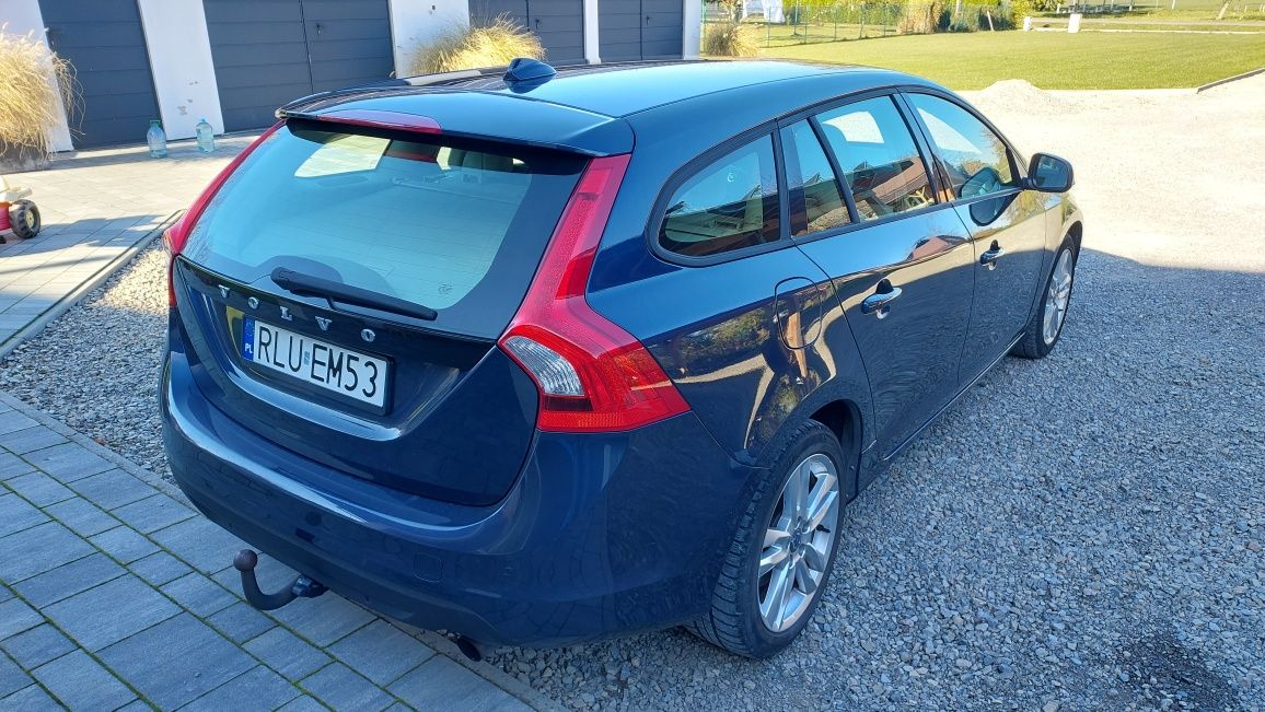 Volvo V60  1.6 t3 150 KM