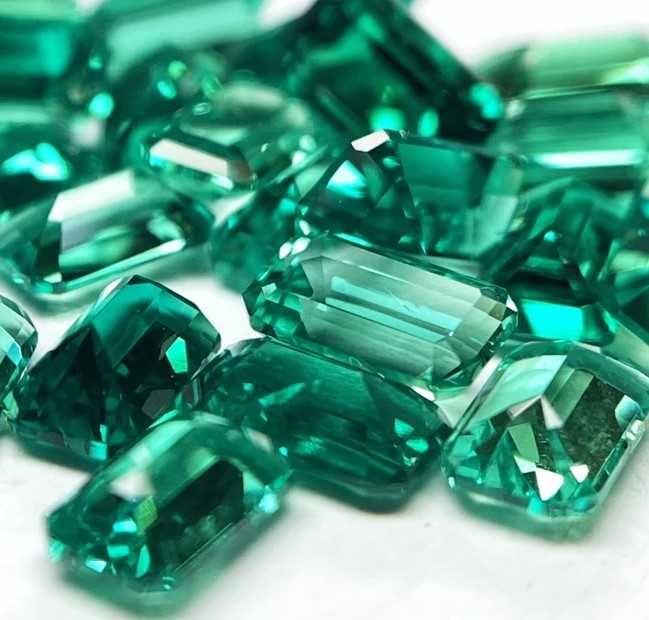Szmaragd Naturalny Hodowlany 4X6X2,6mm 0,468CT Certyfikat
