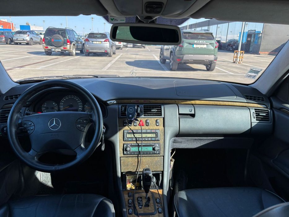 Mercedes E220 Avangarde