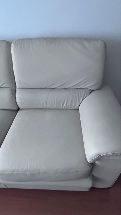 Sofás em pele como novos em bom estado!