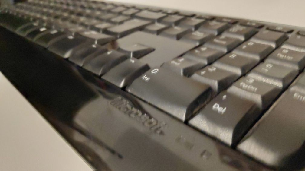 Teclado e rato Microsoft sem fio