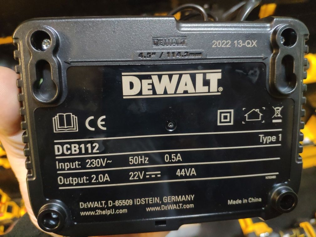 DeWALT DCB112 Зарядний пристрій 2 А\г  12v\18v\54v-струм 220v офiцiйнi