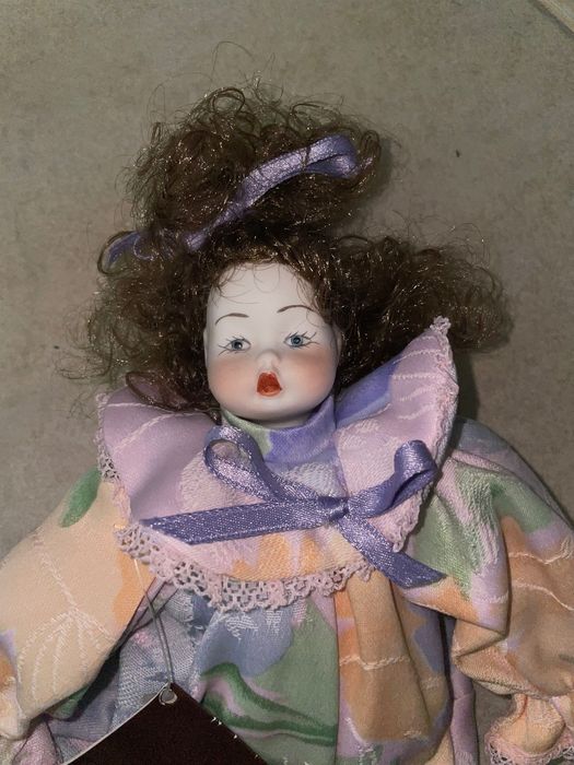 Boneca de porcelana - Marca Alda