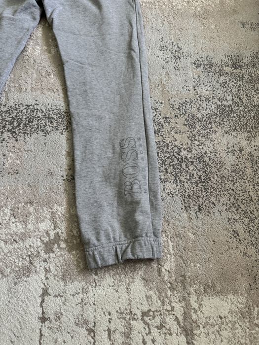 Spodnie dresowe Hugo Boss roz. L.