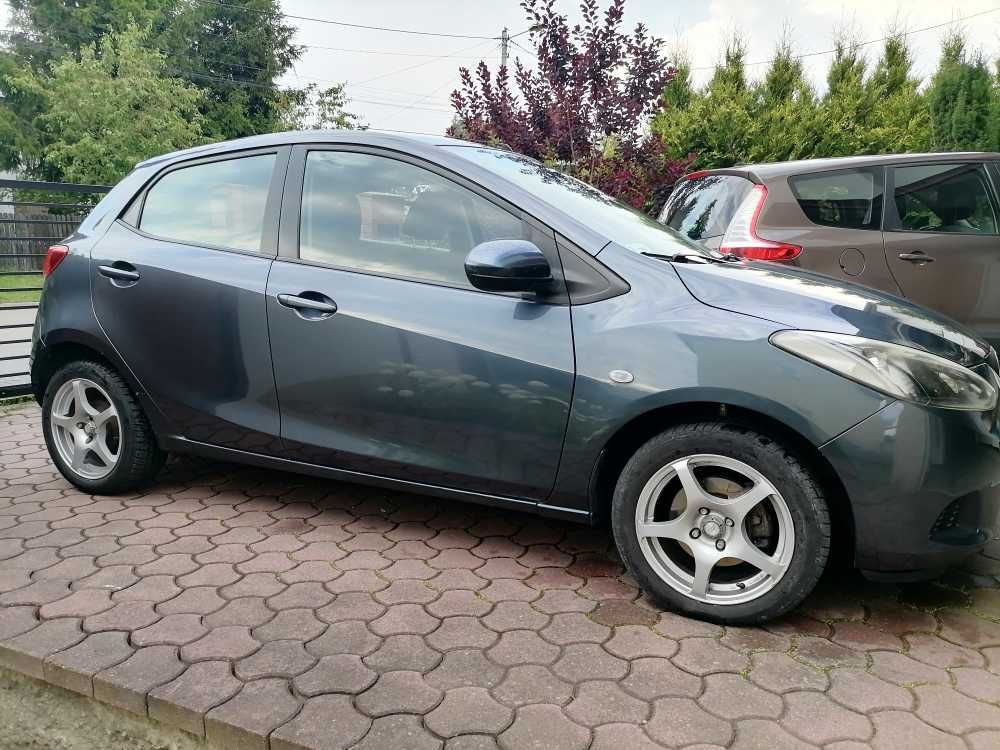 Mazda 2 1.3 86 KM 2010r.