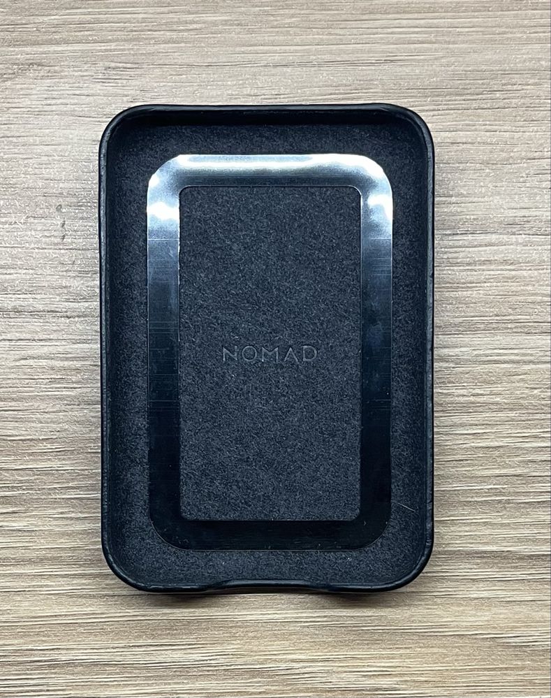 Powerbank Apple Magsafe ze Skórzanym Etui Nomad