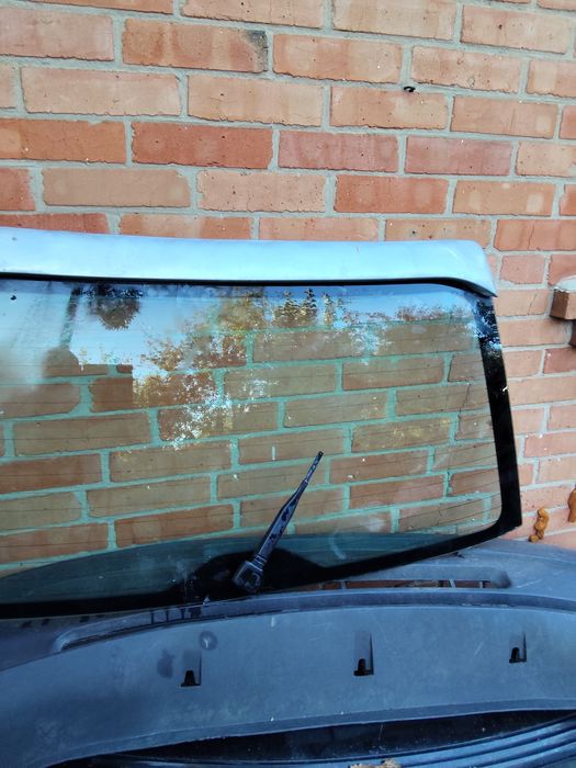 Заднє скло BMW e39 універсал спойлер