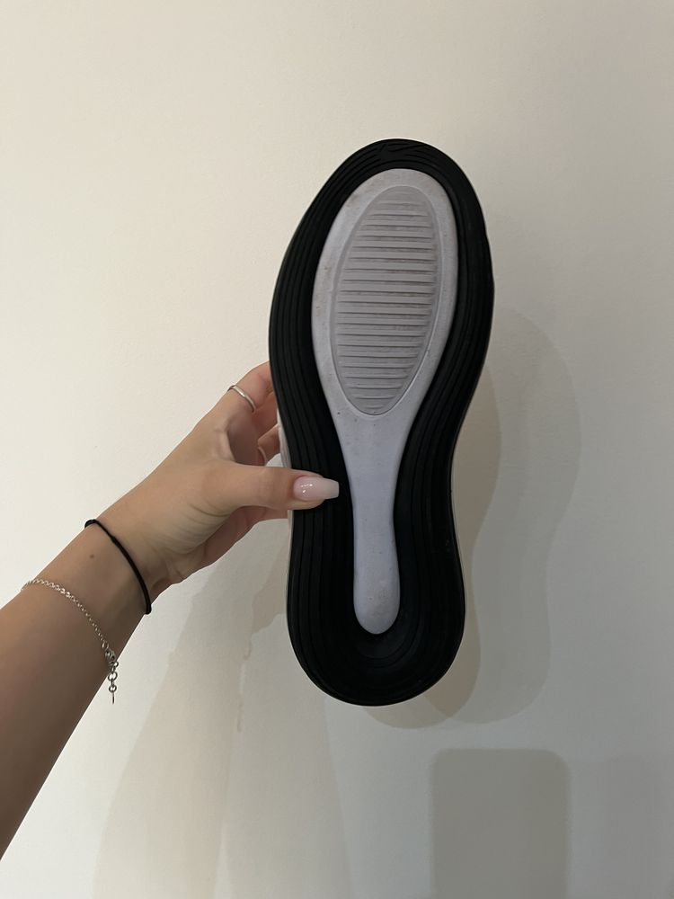 Sapatilhas nike 720-818