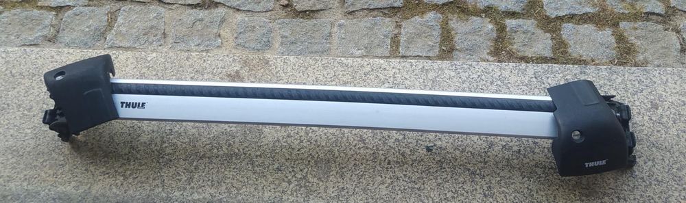 Barras de tejadilho Thule WingBar Edge com suportes. Em ótimo estado.