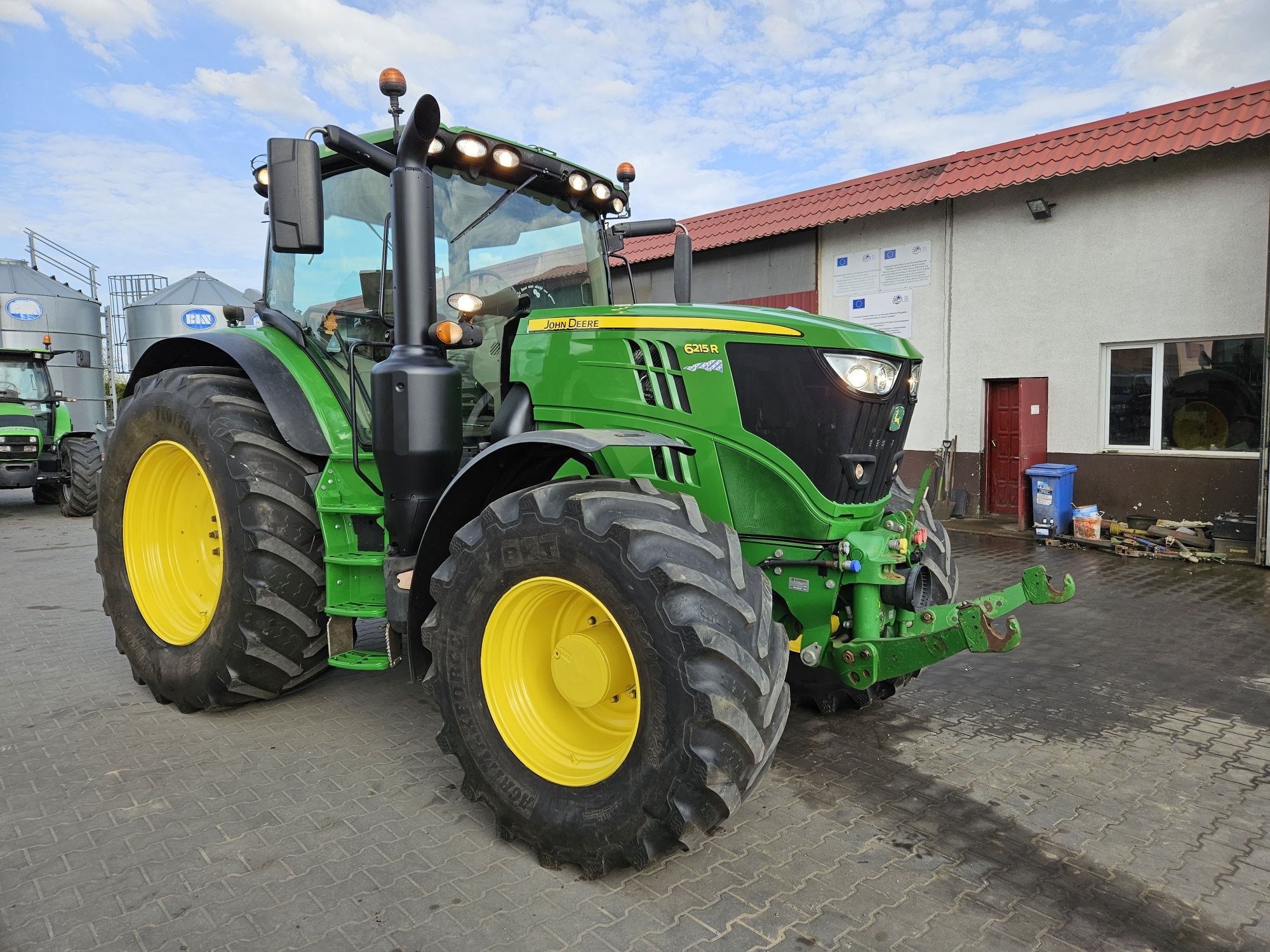John deere 6215r pneumatyka 2015 rok tuz wom