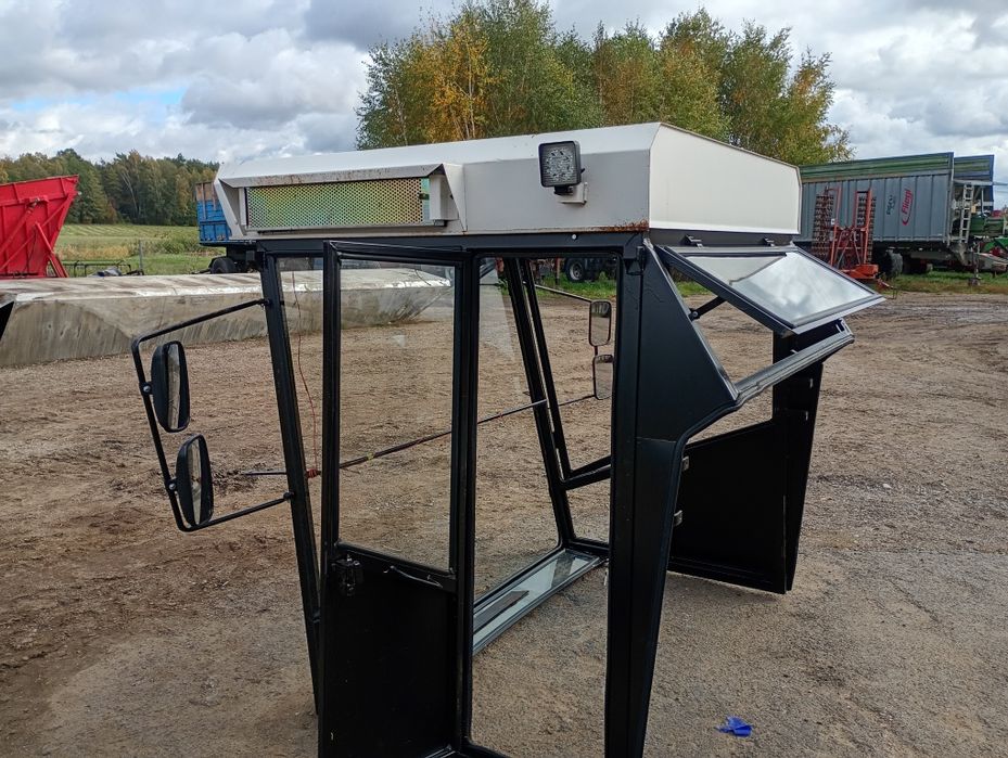 Kabina do kombajnu  zbożowego Bizon