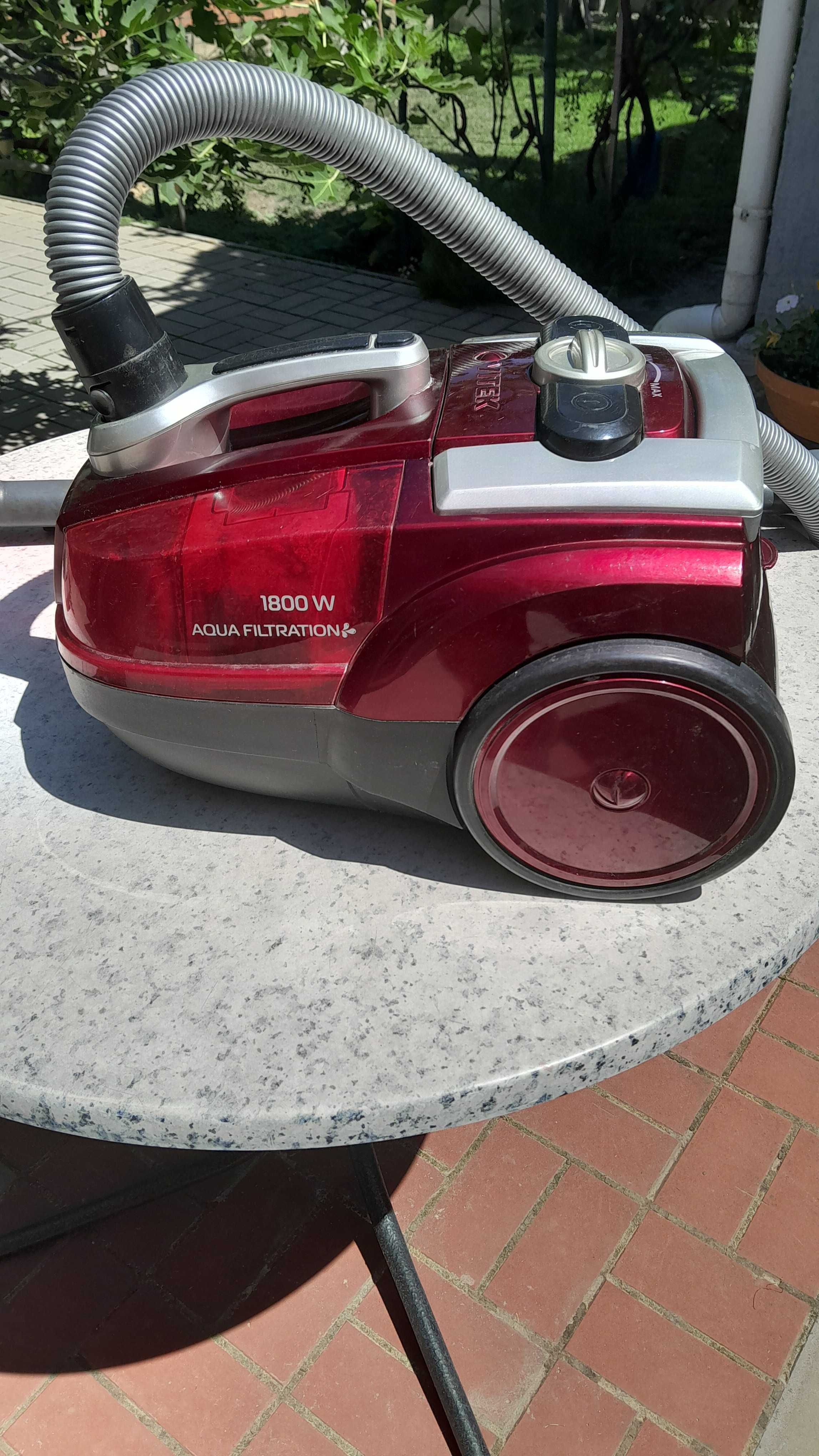 Продам пылесос Vitek VT 1833R