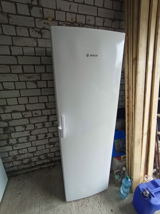 Продам якісну Морозильну камеру німецького бренду  BOSCH .