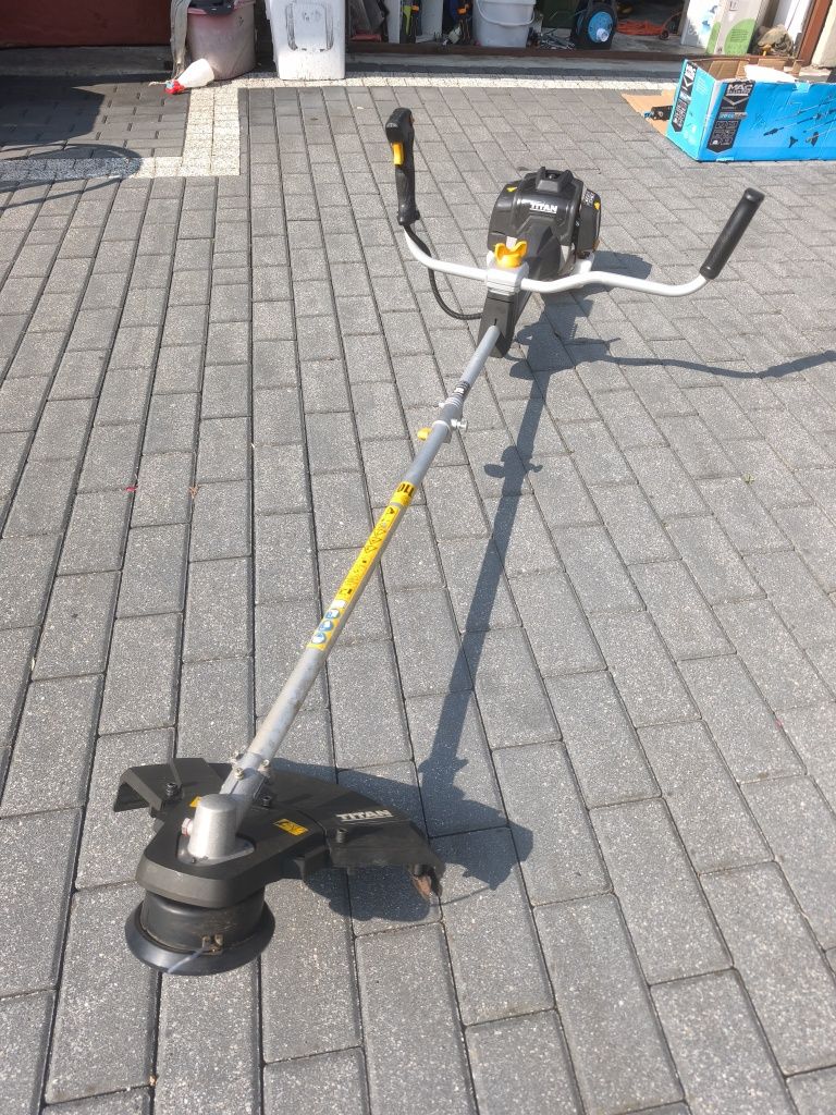 Kosa spalinowa TITAN TTBCP33-4 33 CM3 Z 1,4KM żyłka nóż POLECAM