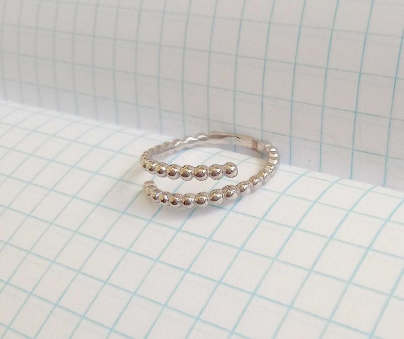 Кольцо Кільце Срібло 925 проби. Розмір 16