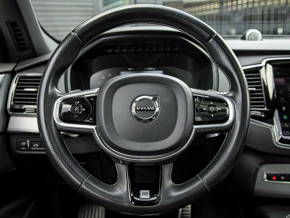 Volvo XC90      2017