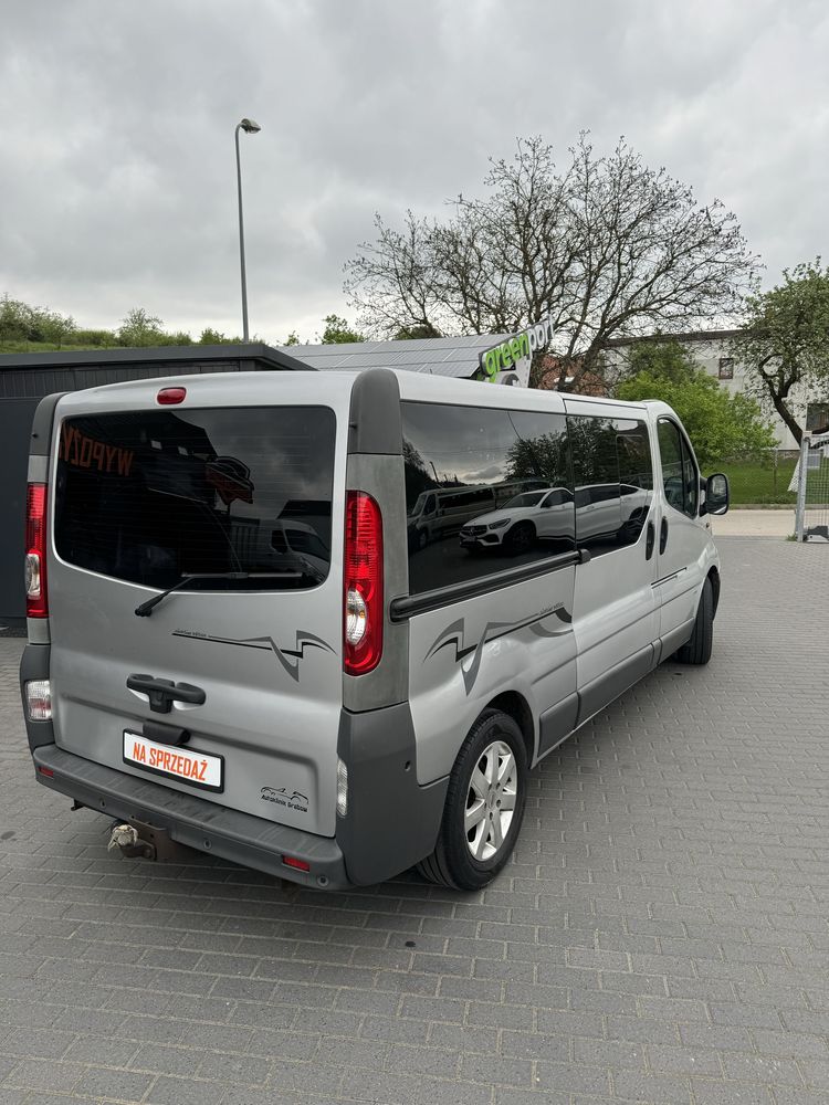 Opel Vivaro Long 2008r 2.5 cdti klima nawiewy polcam