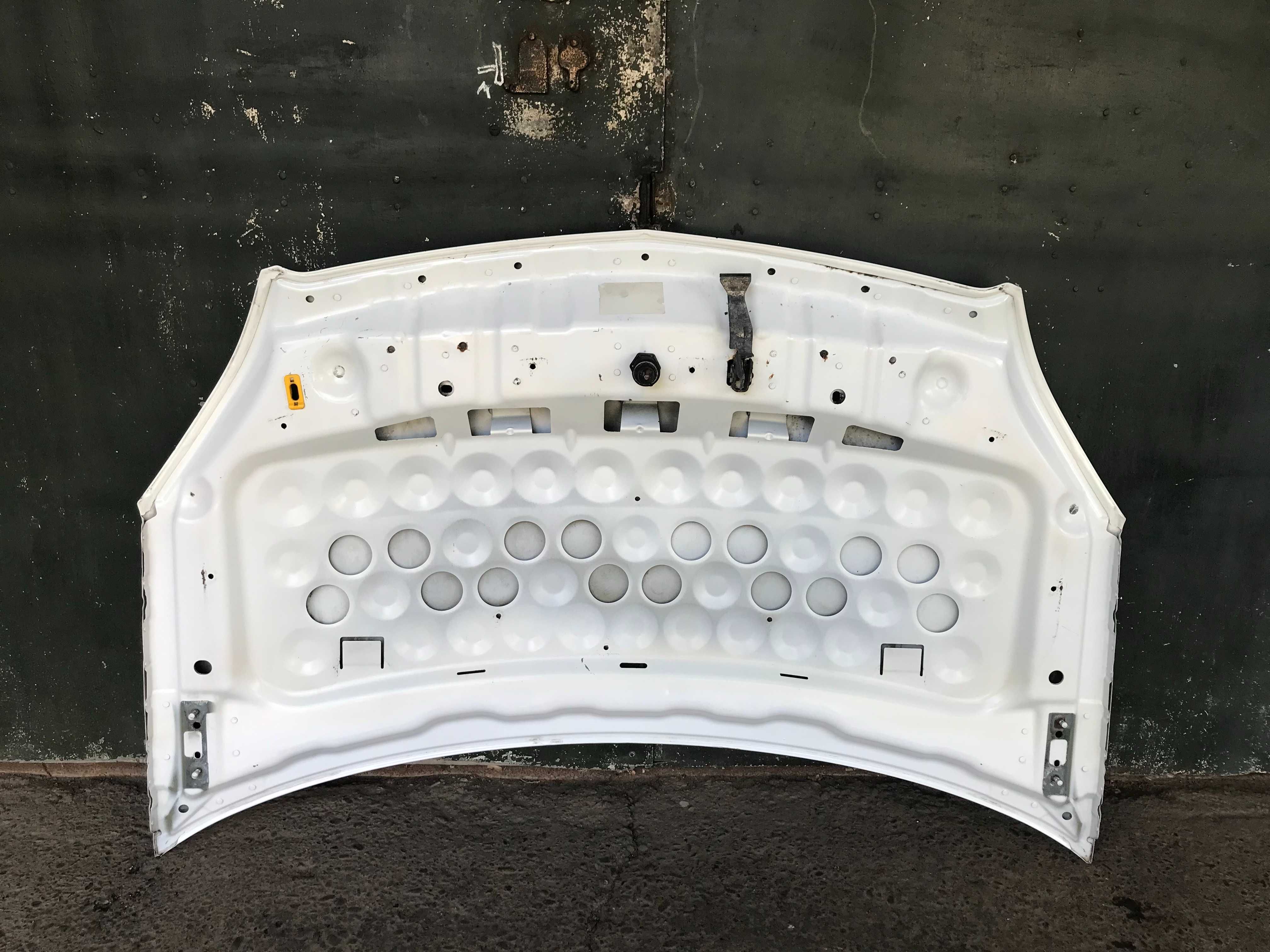 Капот Opel Zafira B Z20R, Z40R