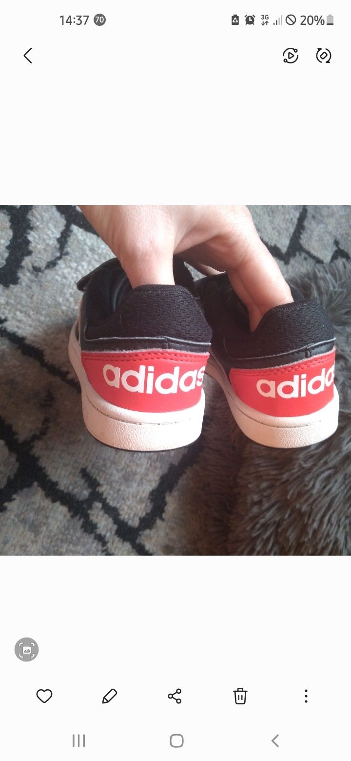 Czarne  z czerwonymi wstawkami chłopięce buty adidas 34