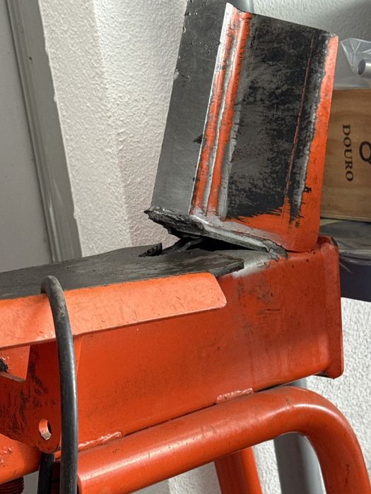 Rachador de Lenha Dormak 8 toneladas - Motor e Hidráulico impecáveis