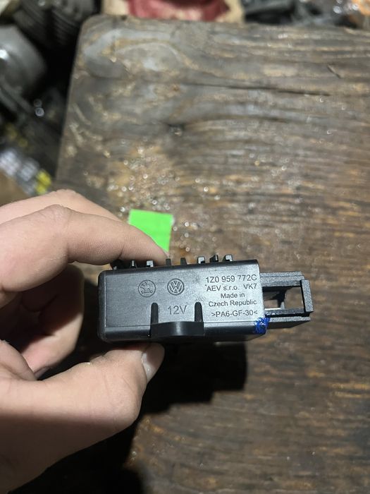 Блок подогрева сидений Skoda Octavia A5, SuperB 1Z0959772C