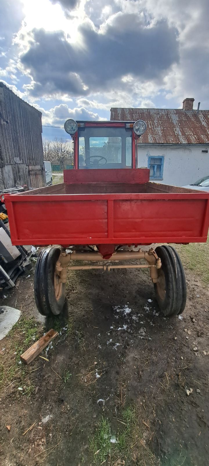 Продам Т-16. На ходу, в хорошому стані, з документами.