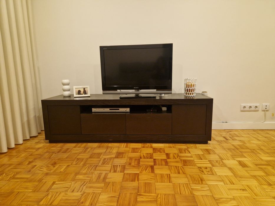 Movel Tv, em wengue madeira maciça 180x050