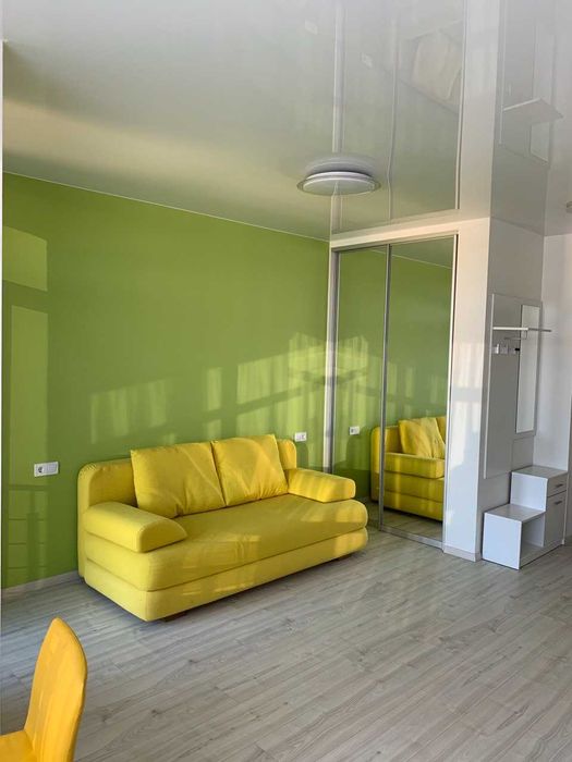 Здам світлу 1-к квартиру з шикарним видом з вікна