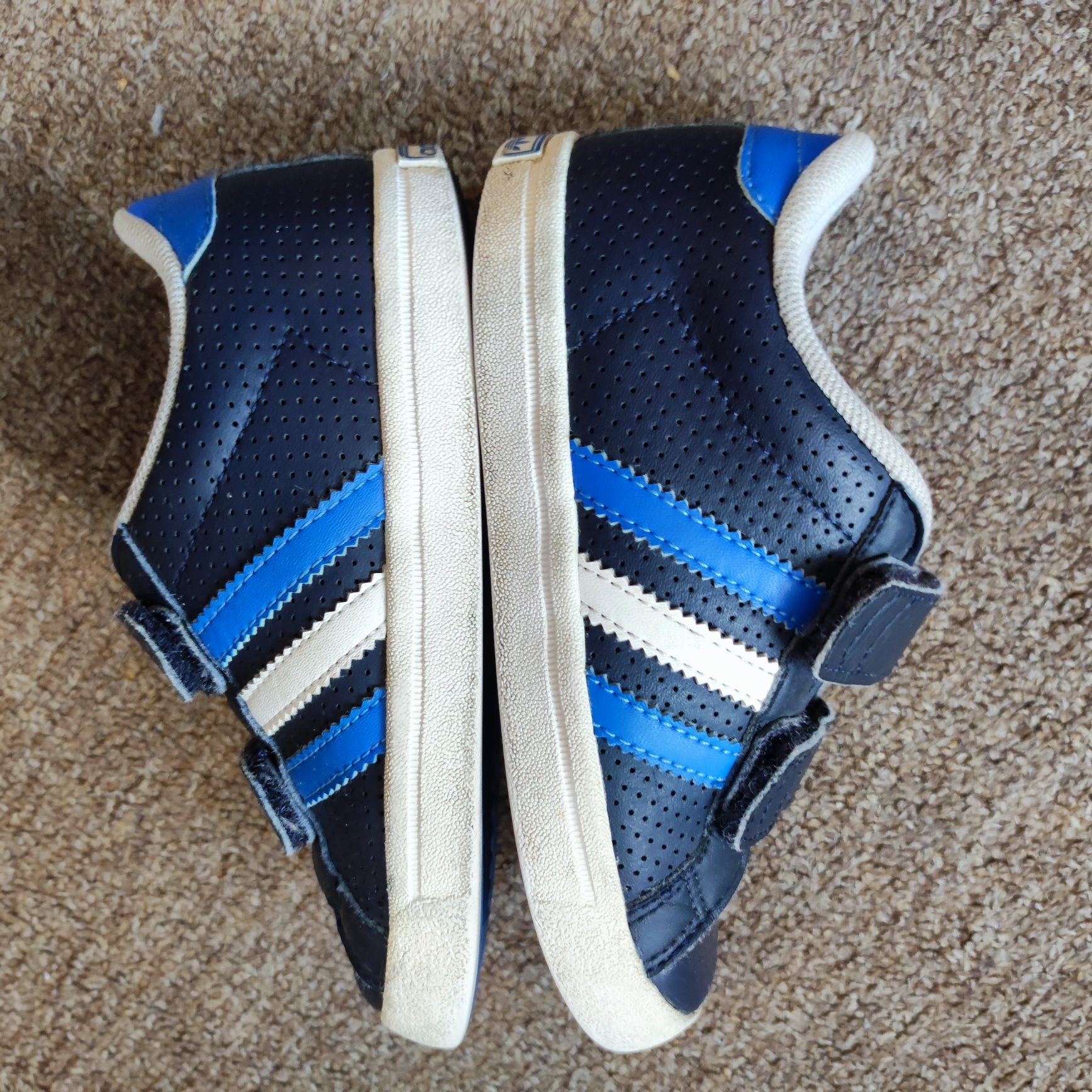 Buty Adidas rozm 25 stan bardzo dobry