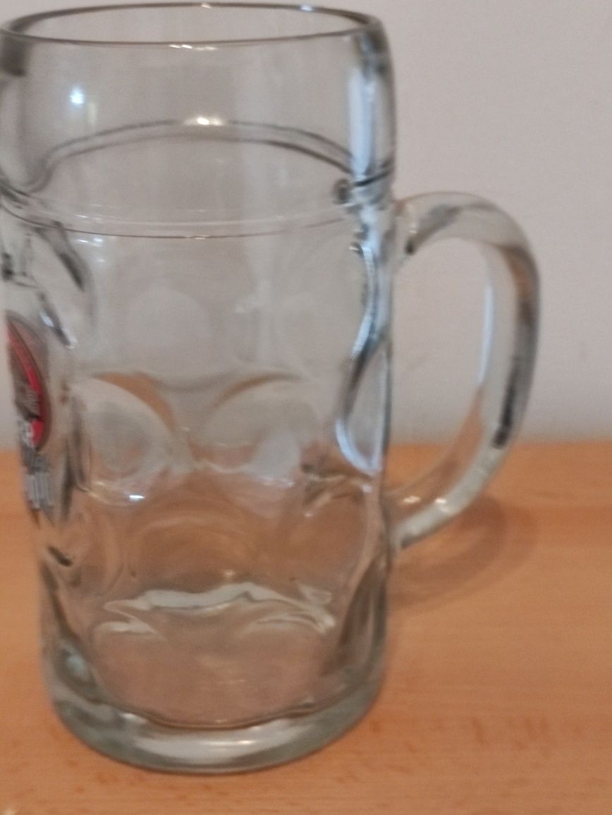 Szklany kufel do piwa