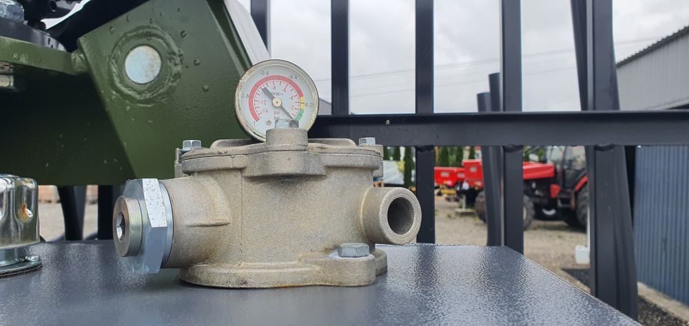 PRZYCZEPA LEŚNA do drewna 9t Farma dźwig 6,3m Żuraw TUZ Chwytak Pompa