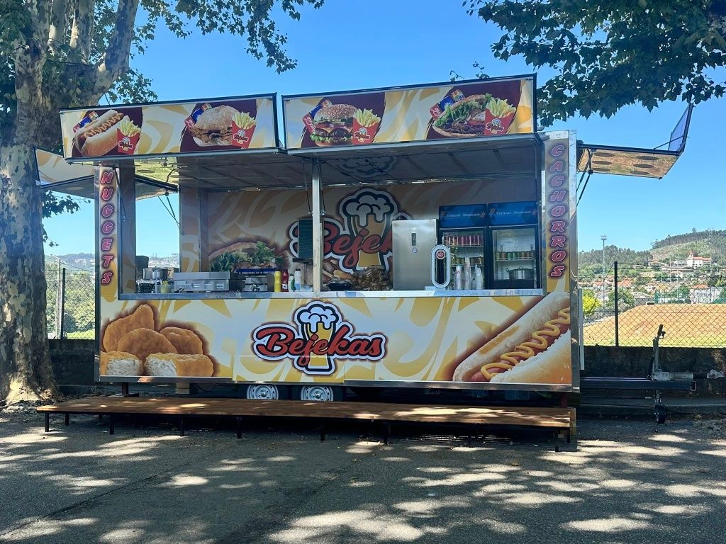 Roulote Bar  5,50m  X  2,30m