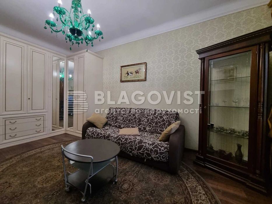 Продаж 2кім.Очаківська 8, Сталінка, район Севастопольської площі