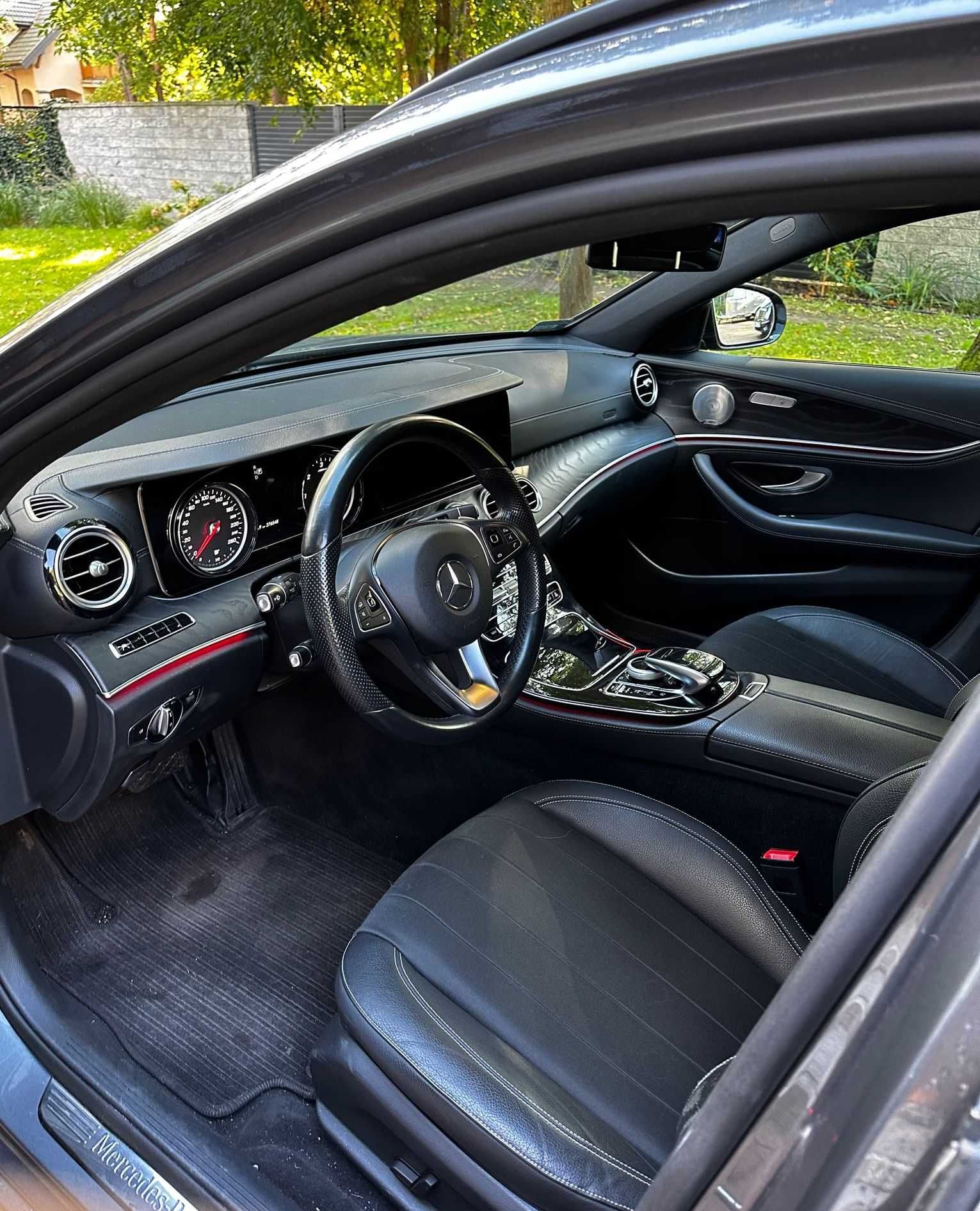 Mercedes E220d bogata wersja bezwypadkowy ładny zadbany
