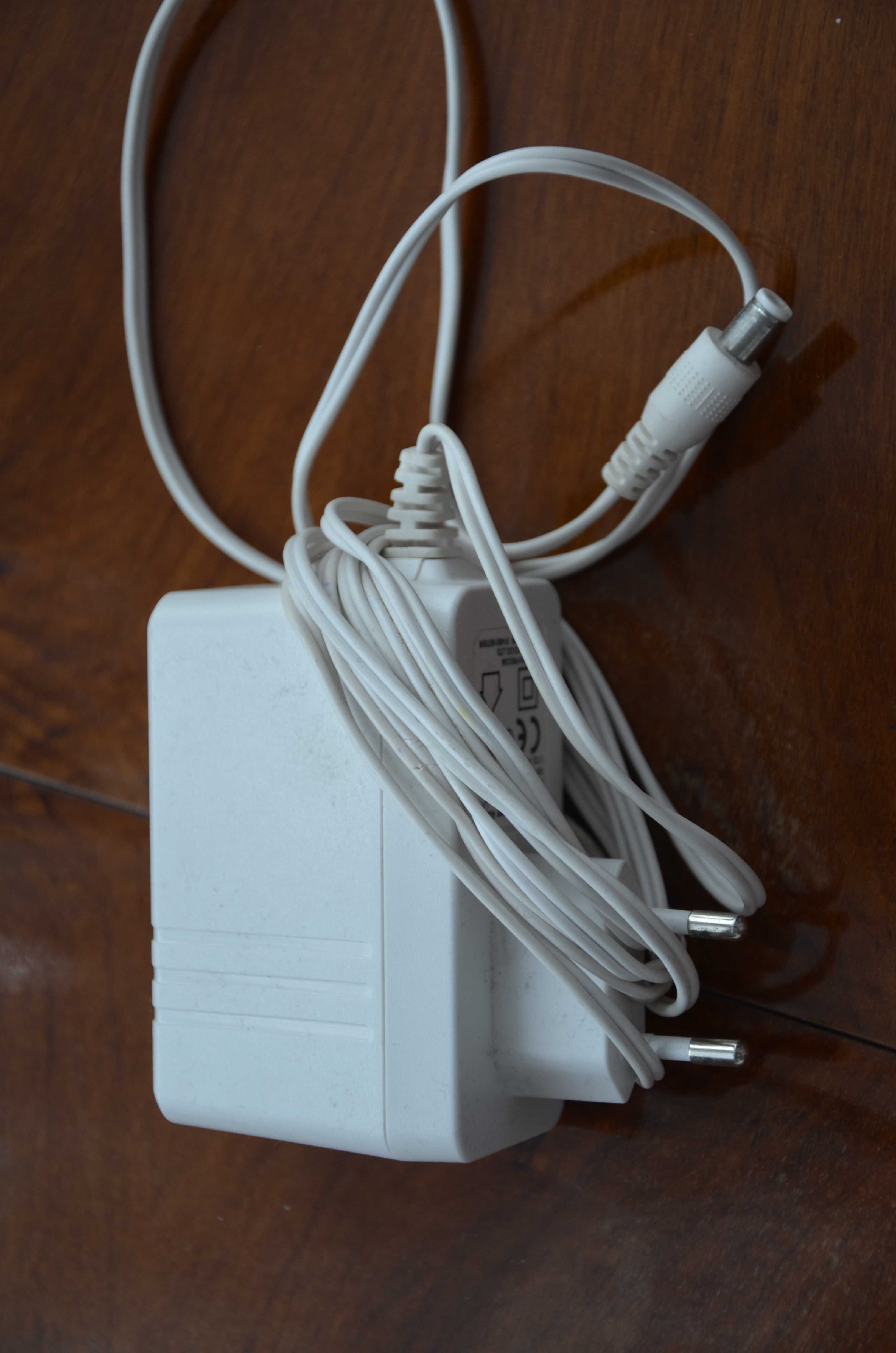 adapter do modemu internetowego specyfikacja na zdjęciu