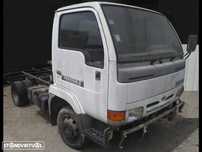 Peças Nissan Cabstar E110 de 2000 (Motor Danificado)