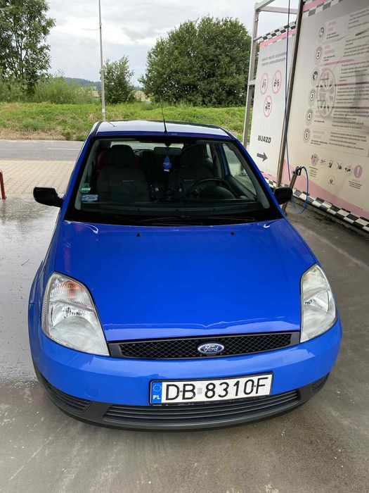 Ford fiesta 2003r 1.3 benzyna dokladam nowe opony zimowe