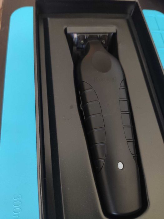 Maquina  KEMEI-Profissional  KM-2299  Barba e Cabelo