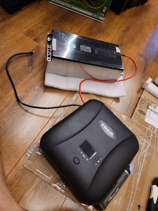 Комплект зарядная станция  бесперебойного питания 2800 ватт час + 1600