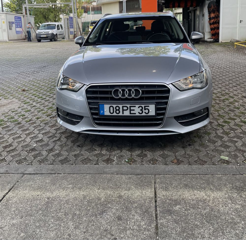 Audi A3 1.6 TDI Stronic - AUTOMÁTICO