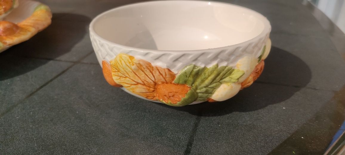 Tabuleiro loiça com 3 tigelas branco com castanho e verde